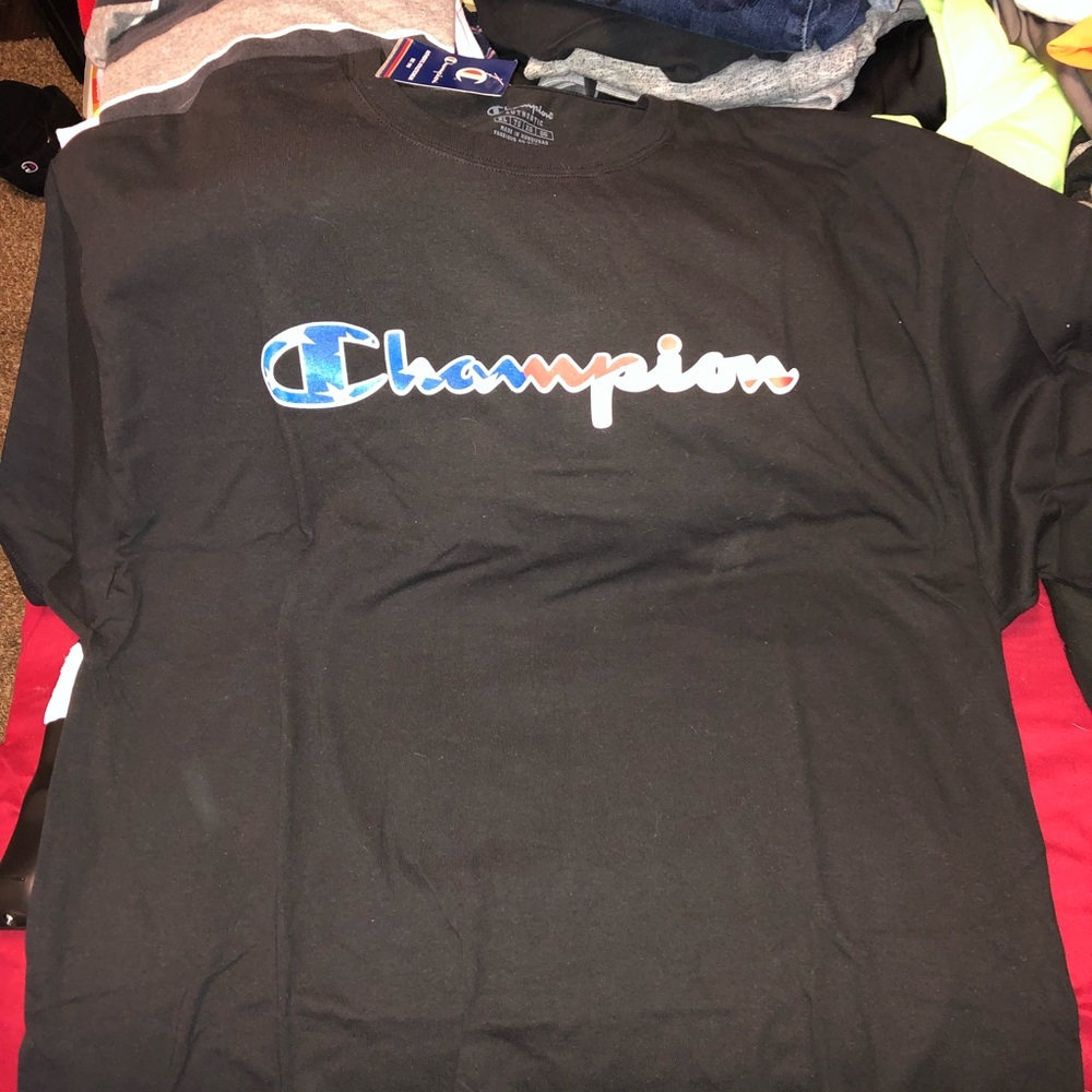 Champion T-shirt NWT